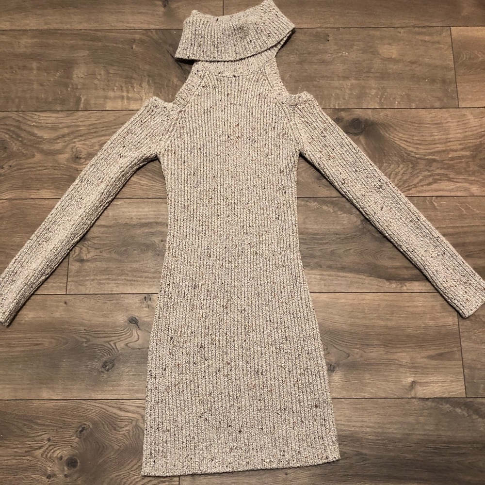 Oatmeal Cold Shoulder Tunic